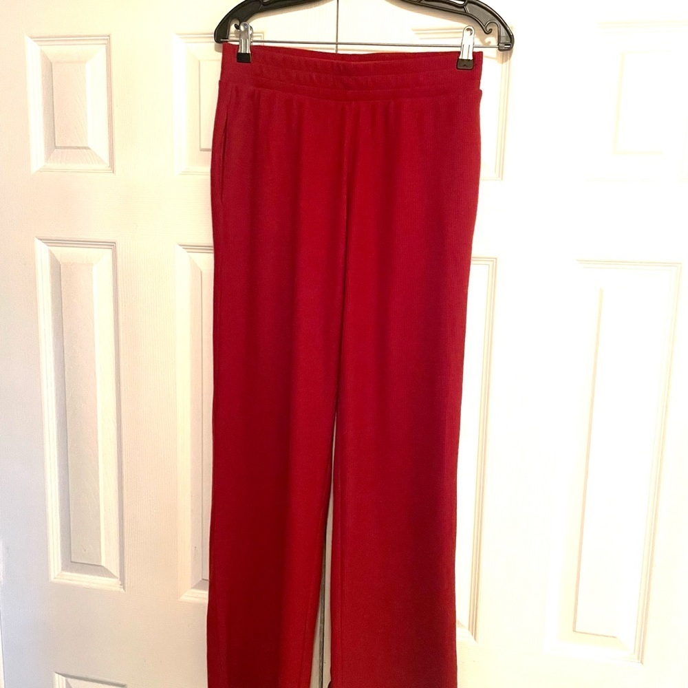 LISSOME Lounge Pants Red Soft Knit Wide Leg Cozy Lounge Athleisure
Sz. Med. - Picture 4 of 11